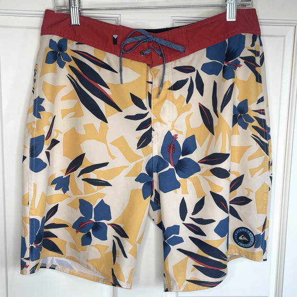 Quiksilver Mens Board Shorts Sz 33 Lightweight Surf Swim Trunks Tropical Floral - Picture 1 of 15